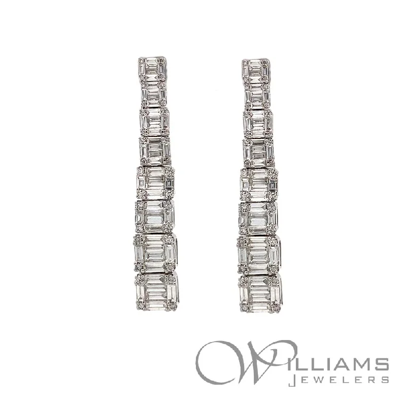 Williams Signature 18 Karat Diamond Earrings