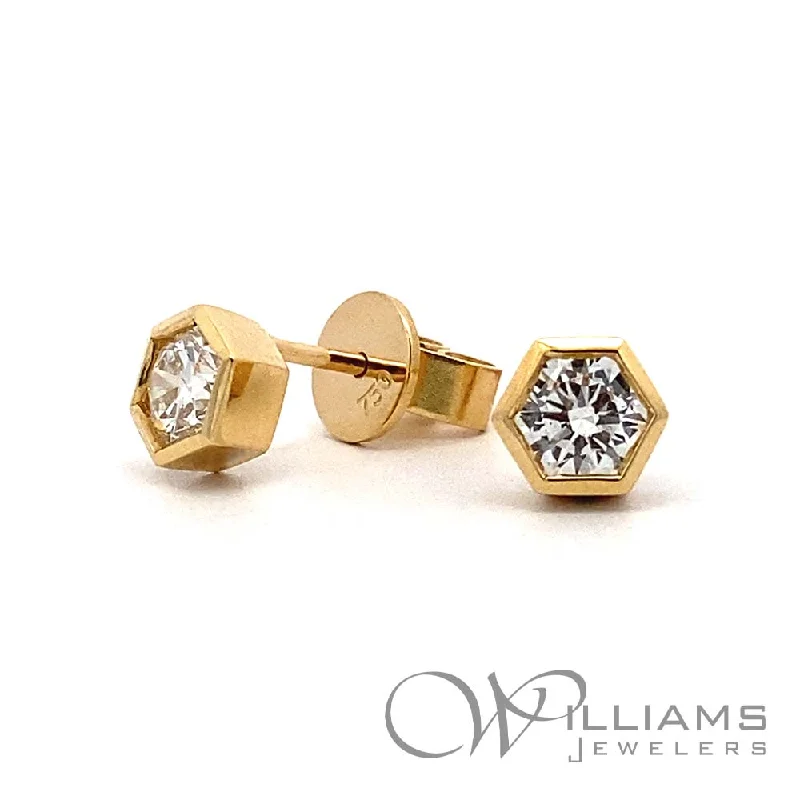 Williams Signature 18 Karat Diamond Earrings