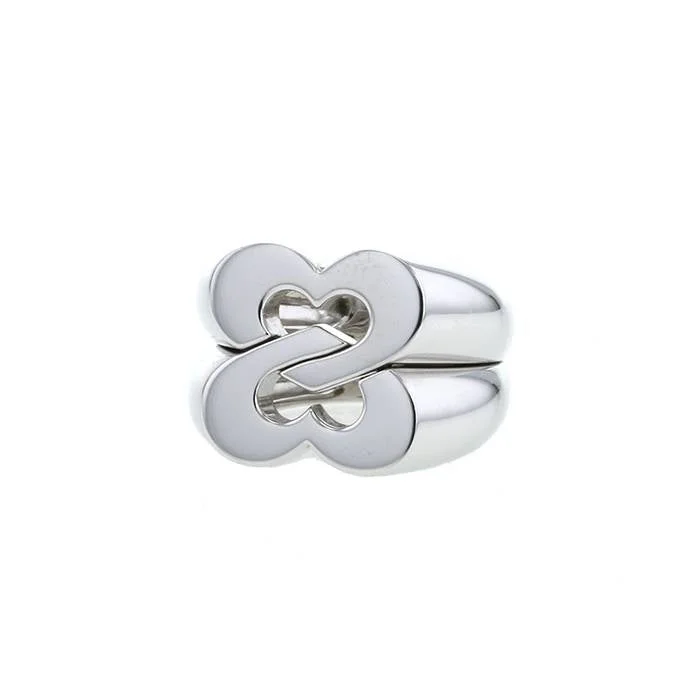 Poiray Sceau de Coeurs ring in white gold