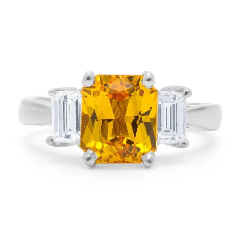 18K YELLOW SAPPHIRE RING