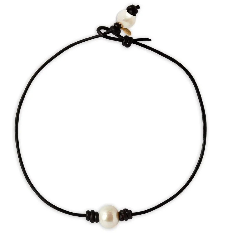 Single Freshwater Pearl and Leather Choker