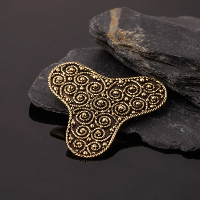 Premium Threefoil Brooch, Bronze