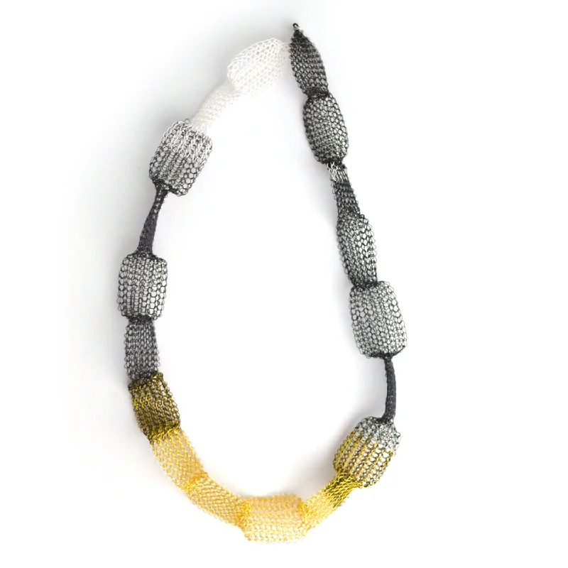 Short yellow necklace , Bold necklace