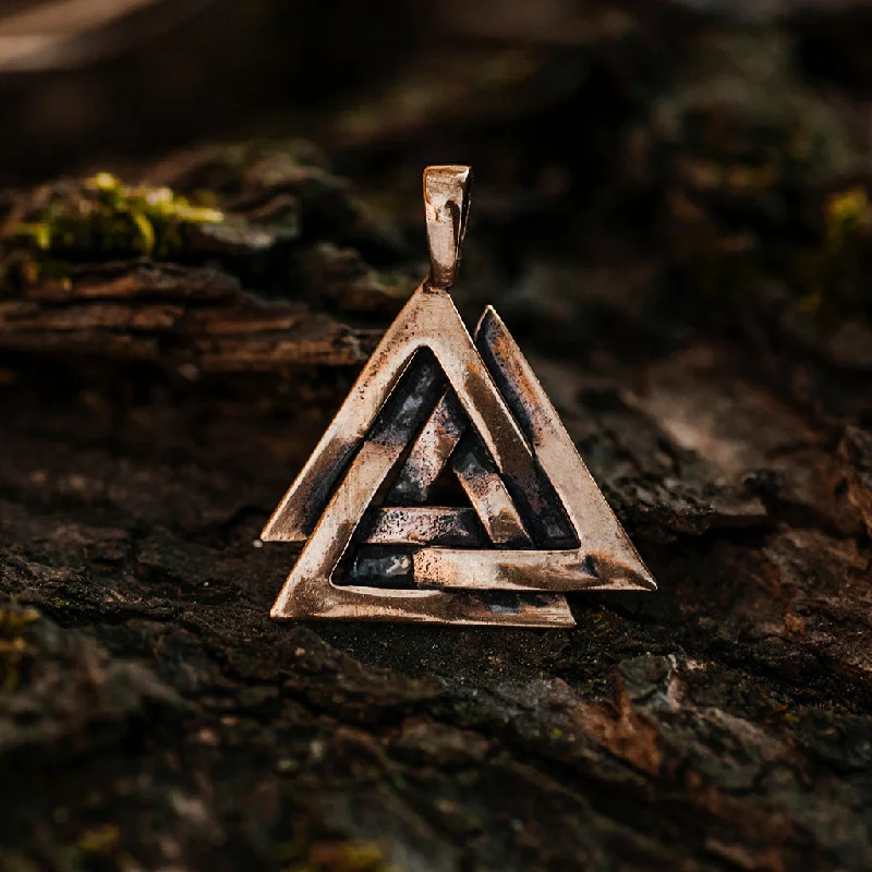 Valknut Pendant, Bronze